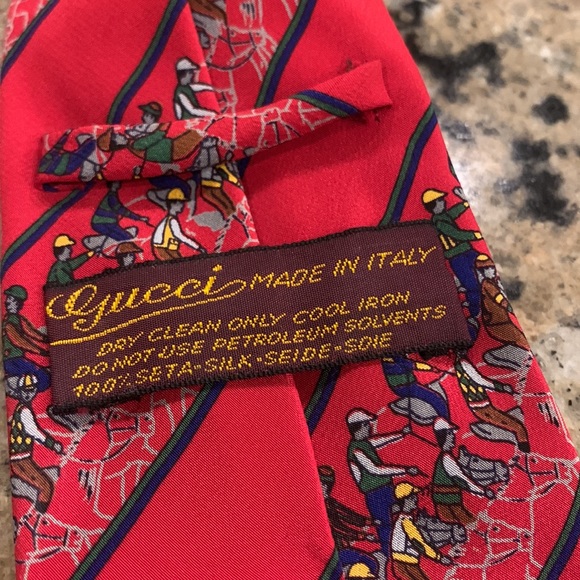 Authentic Gucci made in Italy vintage tie with horse & rider derby racing style - Picture 4 of 8